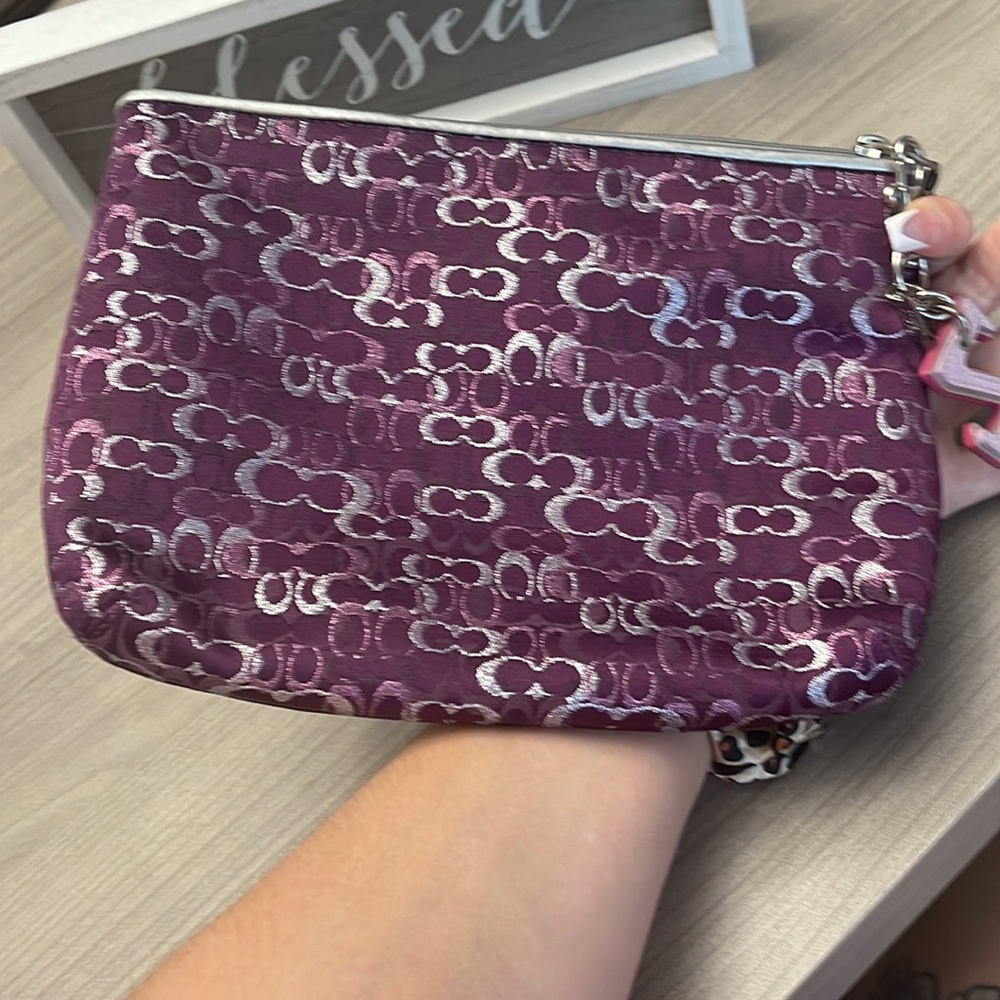 Coach wristlet - Picture 3 of 6